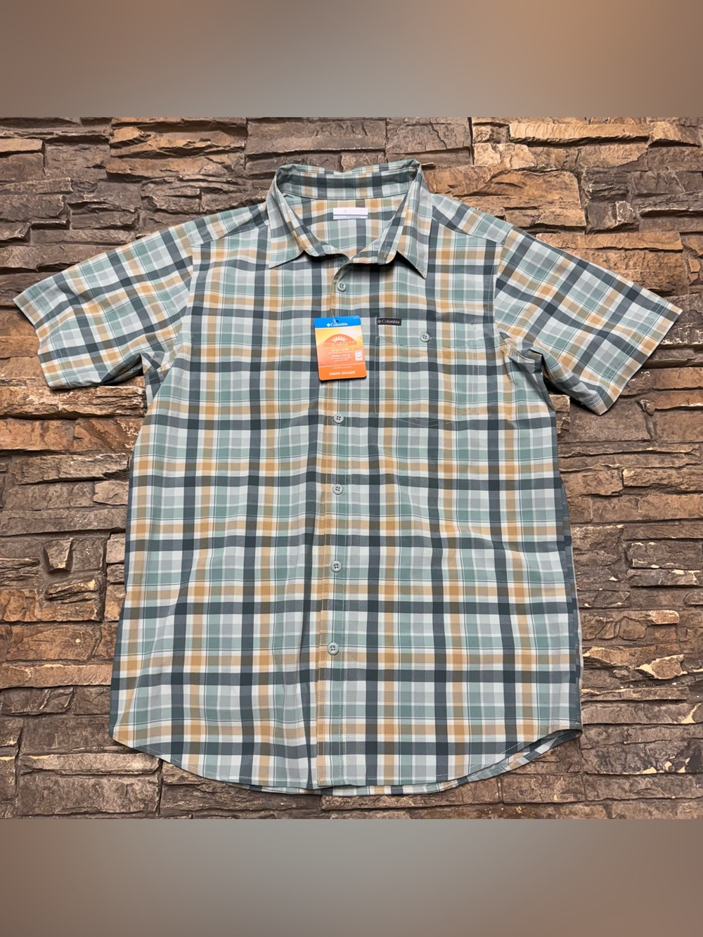 NEW Columbia Fir Ridge Plaid Button Down Shirt Men’s Medium 30 UPF Short Sleeve